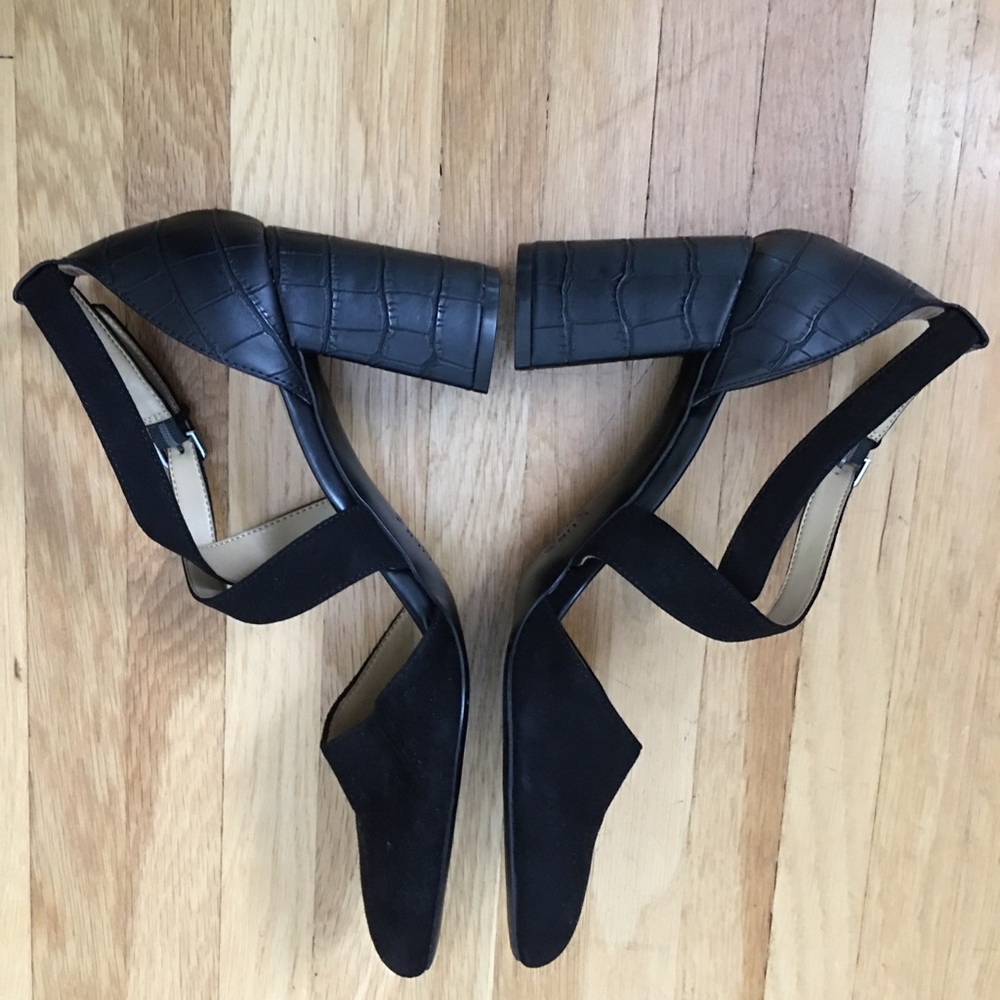 Naturalizer Black Heels - Picture 2 of 4